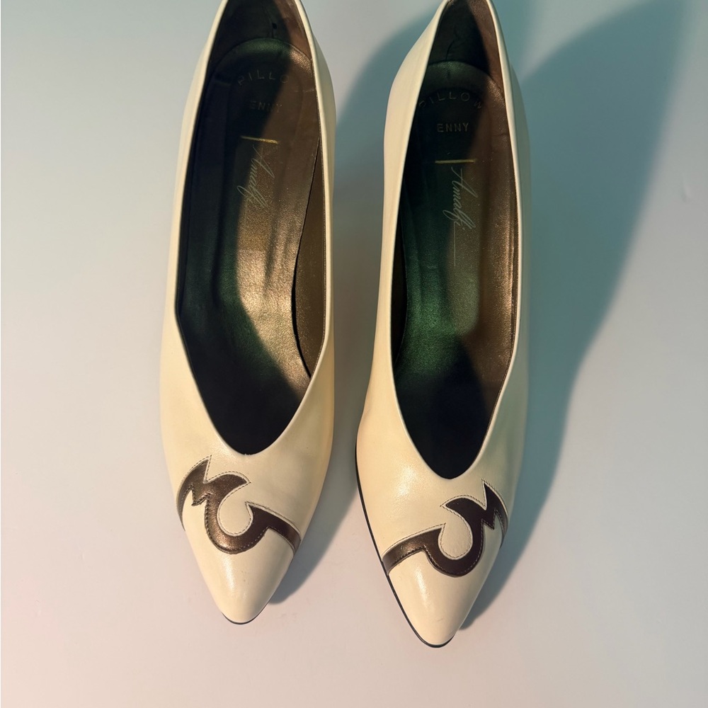 Amalfi Cream Vintage Pointed Toe Pumps with Dark Brown Swirl